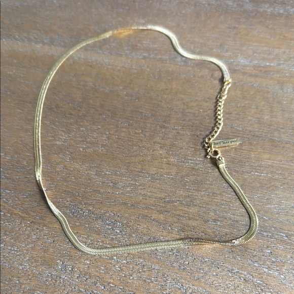Gold Minimalist Necklace with Elegant Chain Design - Picture 2 of 2